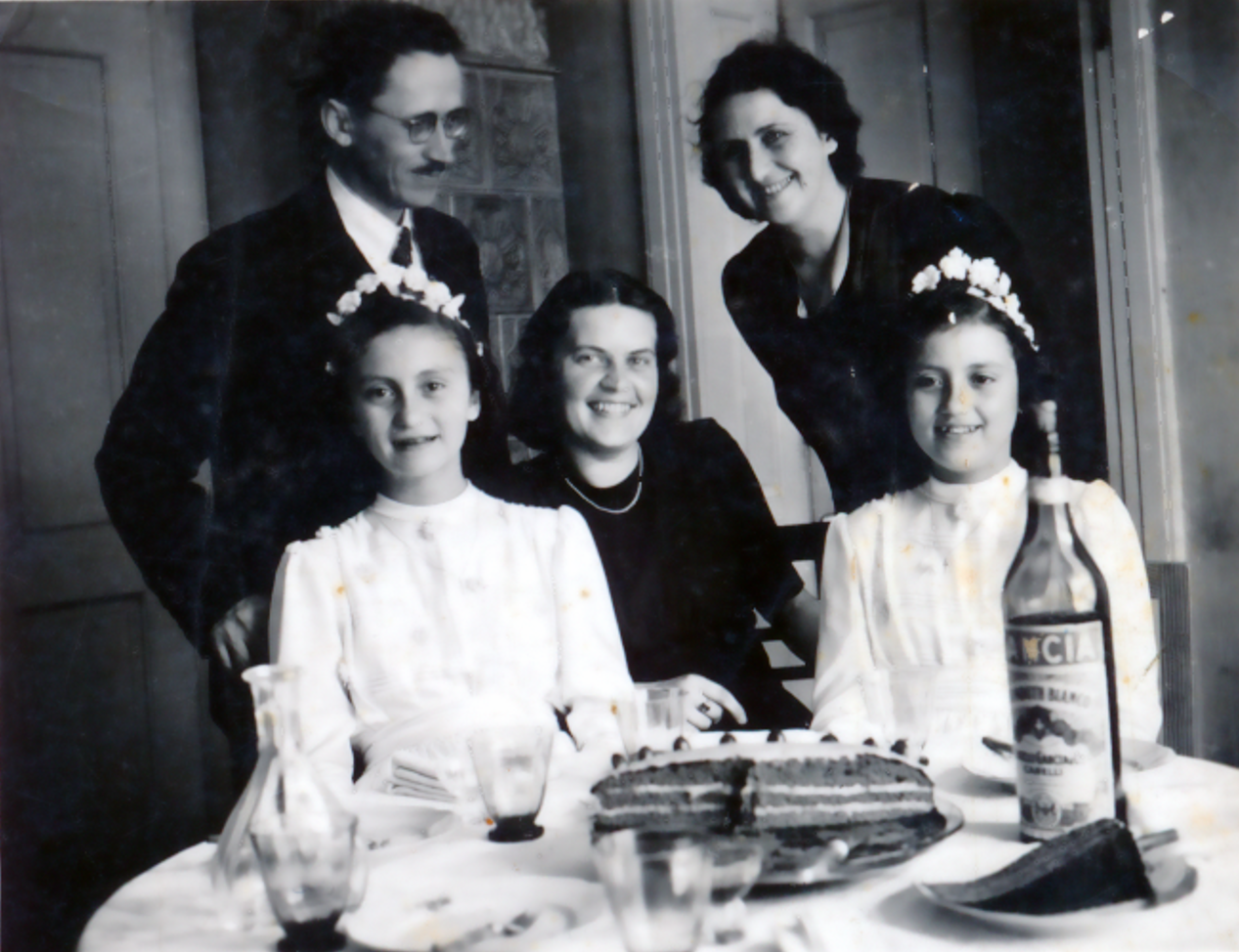 Birma Irene in Regine, Ljubljana maja 1944 (Lastnik: Vera Lesar).